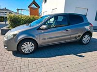 Gebraucht Renault Clio III 75 PS (55 kW) 2010 Grau Kleinwagen