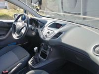 Gebraucht Ford Fiesta Trend 82 PS (60 kW) 2010 Blau Kleinwagen