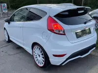 Gebraucht Ford Fiesta ST 182 PS (133 kW) 2015 Weiß Kleinwagen
