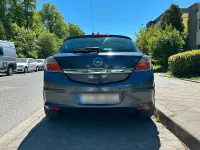 Używany Opel Astra 106 KM (77 kW) 2007 Niebieski Coupe