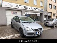 Gebraucht Ford Focus Trend 80 PS (58 kW) 2005 Machine silver Limousine