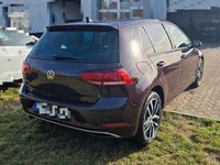 Gebraucht VW Golf VII Edition 110 PS (80 kW) 2018 Rot Limousine