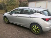 Usado Opel Astra Elegance 105 HP (77 kW) 2020 Prateado Sedan