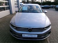 Gebraucht VW Passat Elegance+ 150 PS (110 kW) 2023 Pyritsilber Kombi