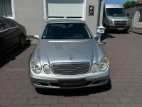 Gebraucht Mercedes E220 150 PS (110 kW) 2003 Silber Limousine