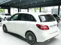 Gebraucht Mercedes B220 AMG line 177 PS (130 kW) 2018 Weiß Van / Kleinbus