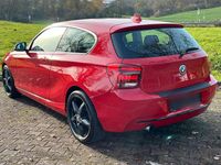 Gebraucht BMW 114 102 PS (75 kW) 2015 Rot Kleinwagen
