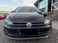 Gebraucht VW Polo Comfortline 95 PS (69 kW) 2017 Deep black perleffekt Kleinwagen