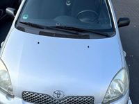 Gebraucht Toyota Yaris 65 PS (47 kW) 2004 Grau Kleinwagen