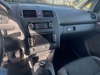 Gebraucht VW Touran Comfortline 105 PS (77 kW) 2012 Schwarz Van / Kleinbus