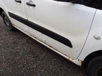 Gebraucht Peugeot Partner Comfort 75 PS (55 kW) 2014 Weiß Van / Kleinbus