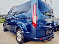 Gebraucht Ford Transit Titanium 131 PS (96 kW) 2019 Chromablau metallic Kombi