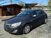 Gebraucht Opel Astra 101 PS (74 kW) 2013 Grau Limousine