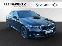 Gebraucht BMW 550e Comfort Edition 489 PS (359 kW) 2024 Black sapphire metallic Limousine