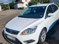 Gebraucht Ford Focus 101 PS (74 kW) 2008 Weiß Kleinwagen