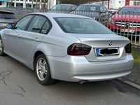 gebraucht BMW 318 i - E90