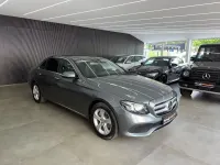 Gebraucht Mercedes E200 184 PS (135 kW) 2016 Selenitgrau Limousine