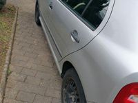 Używany Skoda Fabia 75 KM (55 kW) 2004 Srebrny Sedan/Limuzyna