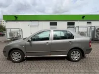 Używany Skoda Fabia Ambiente 80 KM (58 kW) 2007 Srebrny Sedan/Limuzyna