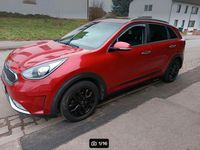 Gebraucht Kia Niro 141 PS (103 kW) 2019 Rot SUV