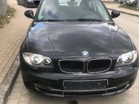 Gebraucht BMW 116 122 PS (89 kW) 2010 Schwarz Kleinwagen