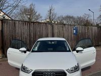 Gebraucht Audi A1 95 PS (69 kW) 2016 Weiß Kleinwagen