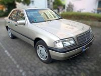 Gebraucht Mercedes C180 Elegance 122 PS (89 kW) 1997 Gold Limousine