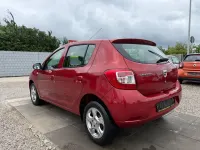 Gebraucht Dacia Sandero Lauréate 90 PS (66 kW) 2016 Feuerrot Limousine