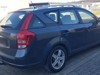 Używany Kia Ceed 78 KM (57 kW) 2011 Szary Hatchback