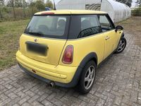Second-hand Mini ONE 90 CP (66 kW) 2003 Galben Hatchback