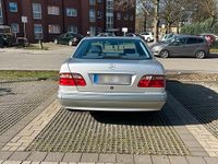 Gebraucht Mercedes E200 116 PS (85 kW) 2000 Silber Limousine