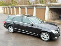 Gebraucht Mercedes E300 205 PS (150 kW) 2013 Schwarz Kombi