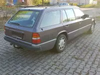 Gebraucht Mercedes E220 150 PS (110 kW) 1993 Braun Kombi