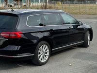 Gebraucht VW Passat Highline 150 PS (110 kW) 2016 Schwarz Kombi