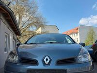 Używany Renault Clio III Dynamique 75 KM (55 kW) 2007 Niebieski Hatchback
