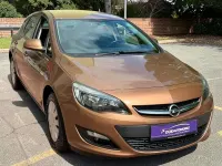 Gebraucht Opel Astra Selection 101 PS (74 kW) 2015 Braun Kleinwagen