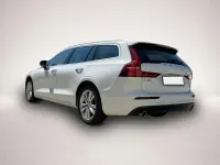 Gebraucht Volvo V60 Momentum 197 PS (144 kW) 2020 Manufacturer Kombi