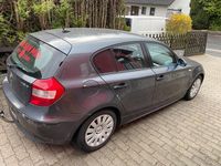 Gebraucht BMW 118 122 PS (89 kW) 2006 Grau Kleinwagen