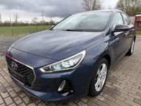 Gebraucht Hyundai i30 140 PS (102 kW) 2017 Blau Limousine