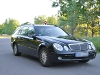 Gebraucht Mercedes E220 150 PS (110 kW) 2004 Schwarz Kombi