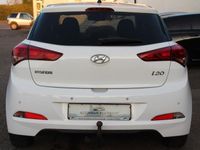 Gebraucht Hyundai i20 Passion 84 PS (61 kW) 2017 Weiß Kleinwagen