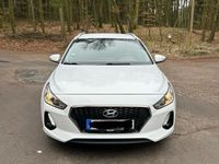 gebraucht Hyundai i30 1.4 Trend mit Navigation und Rückfahrkamera