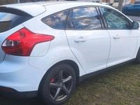 Gebraucht Ford Focus 125 PS (91 kW) 2014 Weiß Limousine