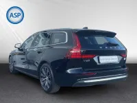 Gebraucht Volvo V60 253 PS (186 kW) 2022 Onyx black / metallic Kombi