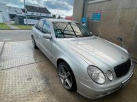 Gebraucht Mercedes E240 177 PS (130 kW) 2002 Silber Limousine