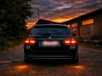 Gebraucht BMW 325 218 PS (160 kW) 2011 Schwarz Kombi