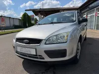 Gebraucht Ford Focus Trend 101 PS (74 kW) 2005 Silber Limousine