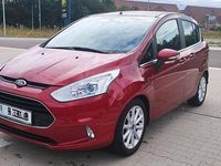 Gebraucht Ford B-MAX Titanium 125 PS (91 kW) 2017 Rot Van / Kleinbus