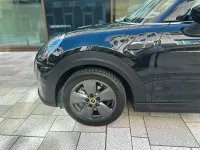 Gebraucht Mini Cooper SE 135 kW (184 PS) 2023 Schwarz Kleinwagen