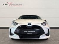 Gebraucht Toyota Yaris Hybrid Basis 116 PS (85 kW) 2023 Platinweiss metallic Limousine